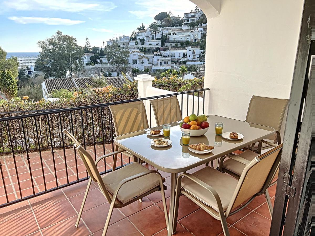 Agradable Adosado Con Piscina La Hidalga Villa เบนัลมาเดนา ภายนอก รูปภาพ
