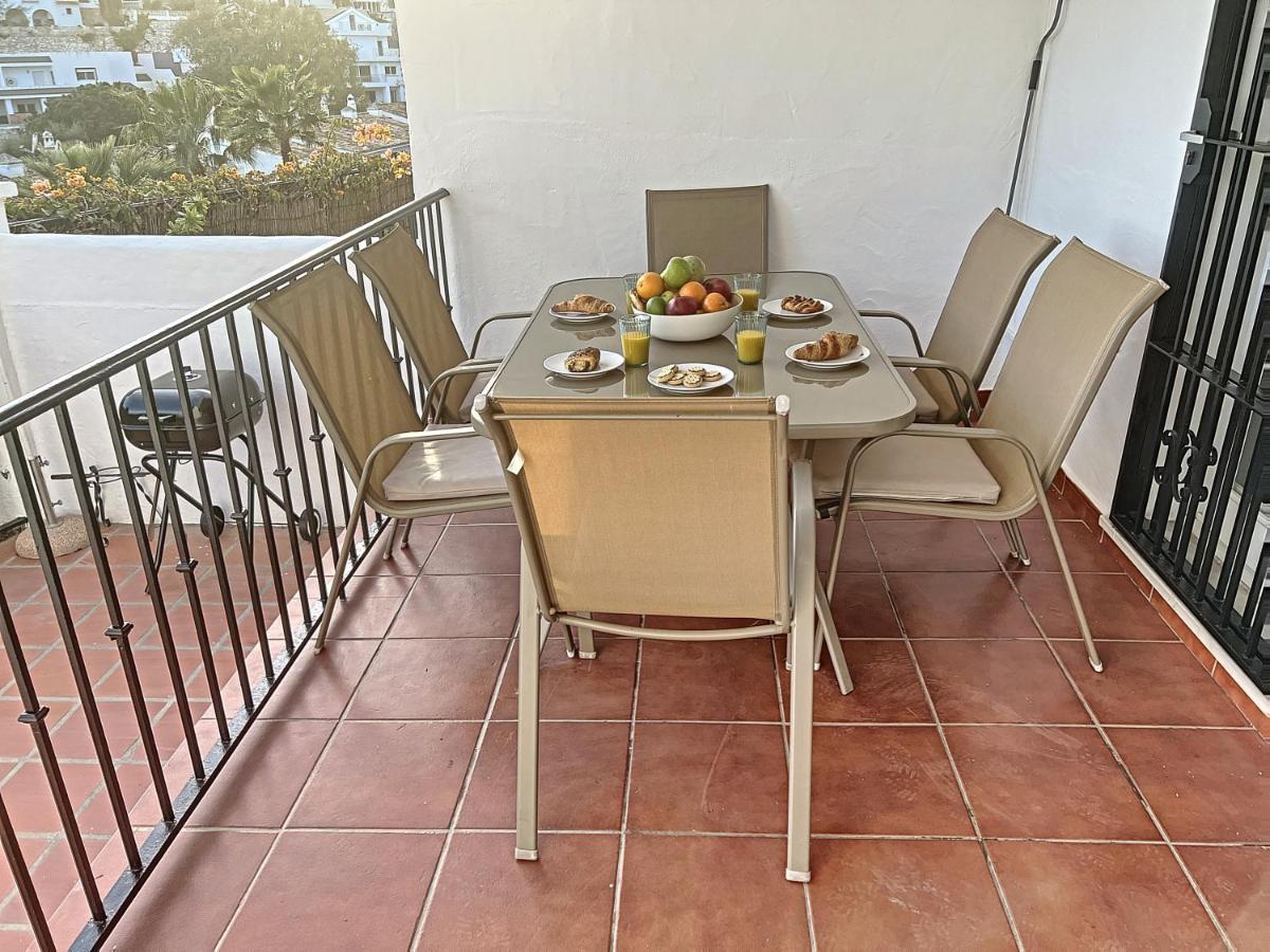 Agradable Adosado Con Piscina La Hidalga Villa เบนัลมาเดนา ภายนอก รูปภาพ
